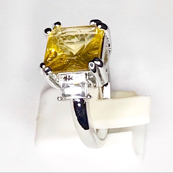 Youthful Yellow Cubic Zirconia Ladies Cocktail Ring - Picture 6 of 8